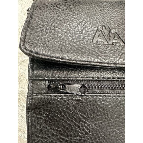 Vintage American Airlines Travel Kit Faux Leather Bag Crossbody Strap - Picture 3 of 10